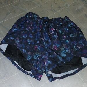 Avia multi color athletic shorts size Small (4-6)